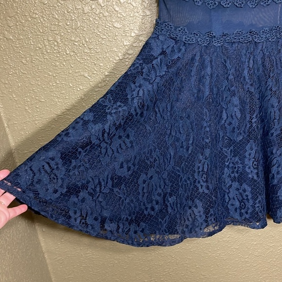 CITY TRIANGLES Scalloped Lace A-Line Dress - Picture 13 of 15
